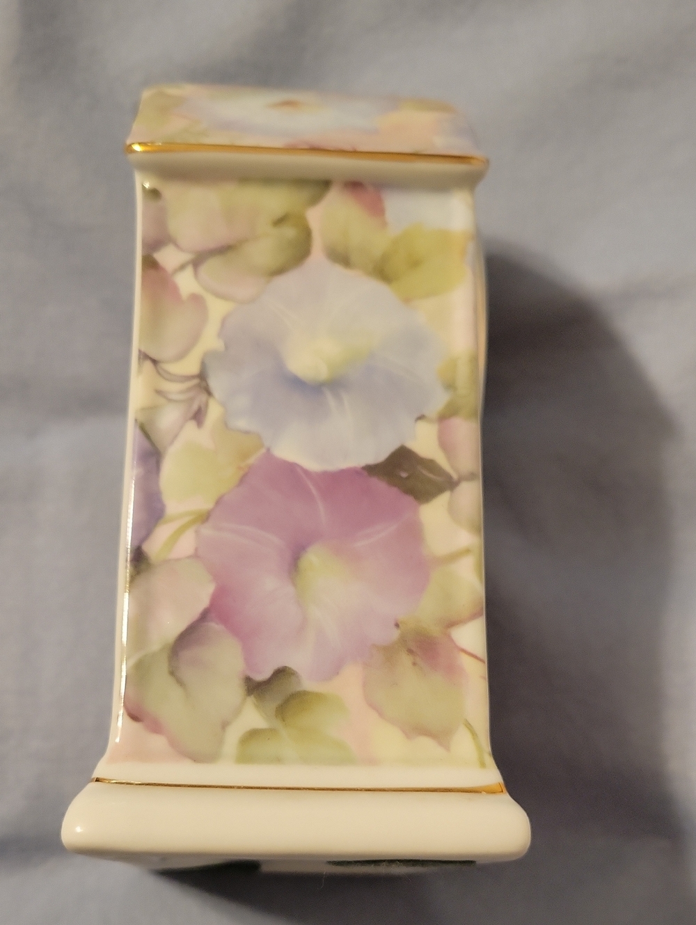 Floral Porcelain Mantel Clock in Pastel Colors - Picture 5 of 7